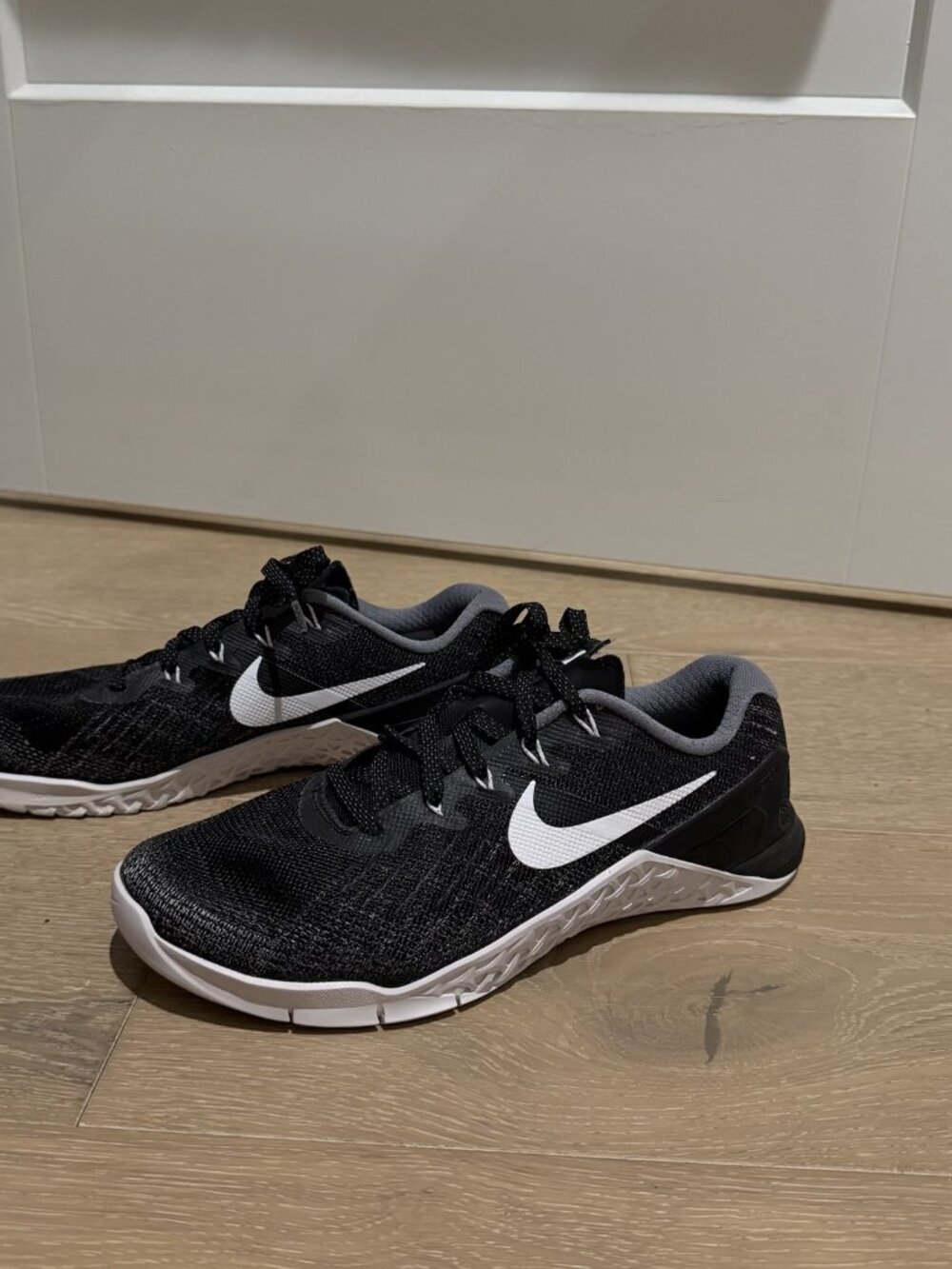 Nike Metcon 3 Women's Black White Training Shoes 849807-001